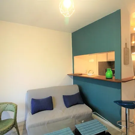 Holiday home Maison De L'aiguillon Ii